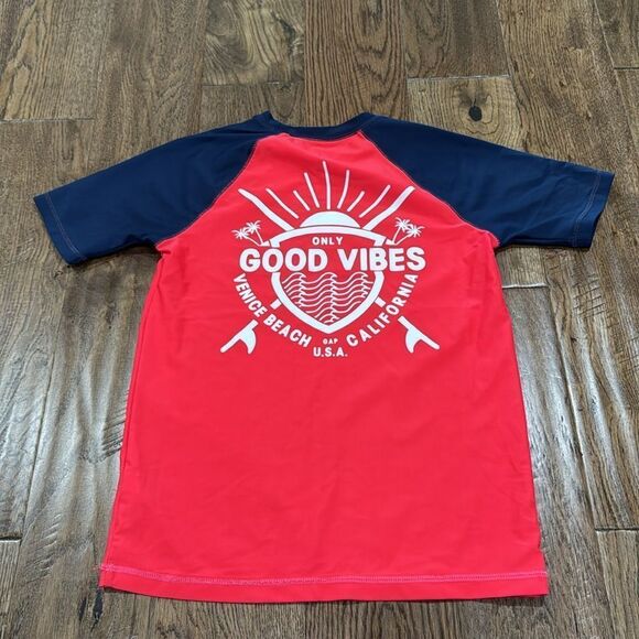 Gap kids rashguard. Sz 8 - Picture 3 of 3
